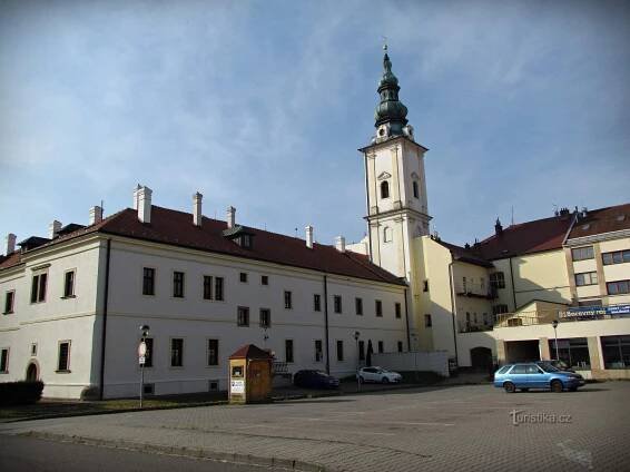 Uherské Hradiště - areál františkánského kláštera a kostela
