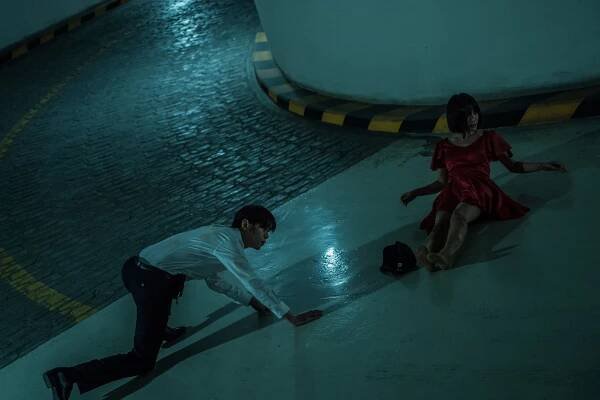 Hak-joo Lee, Ye-won Kang - Watching - Z filmu