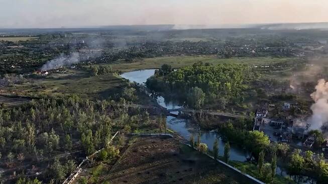 Město Vovčansk v ukrajinské Charkovské oblasti je naprosto zdevastováno po ruských úderech.