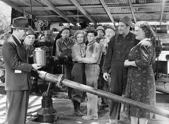 FLOWING GOLD, from left: Pat O'Brien, Cliff Edwards, William Marshall, Frances Farmer, John Garfield, Raymond Walburn, Tom Kennedy, Jody Gilbert, 1940