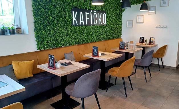 Kafíčko Vlašim, nábytek pro restaurace | Ateliér Dako