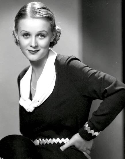 Soubor:Gloria Stuart by Ray Jones.jpg