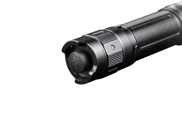 Svítilna Fenix PD35 V3.0 je všestranným pomocníkem policistů, vojáků i lovců – LED svítilny a čelovky Fenix