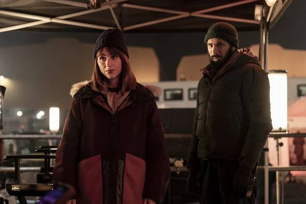 Aya Cash, Himesh Patel - Franšíza - Scéna 110: Křest ohněm - Z filmu