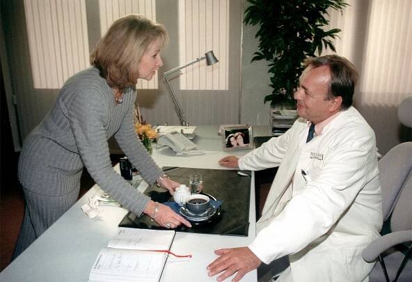 In aller Freundschaft - Verletzte Eitelkeit (S02E16) (1999)