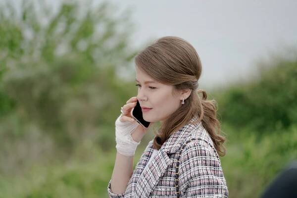 Camdaki Kız - Episode 6 - Z filmu - Burcu Biricik
