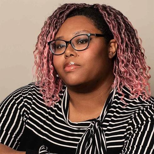 Shania Russell, News Writer - Entertainment Weekly