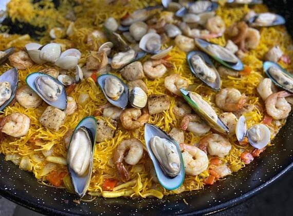 Fideua Marinero de Gandia ( Seafood Fideuá)