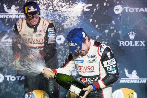 Alonso po odchodu z formule 1 vyhrává, podruhé jeho posádka ovládla závod v USA