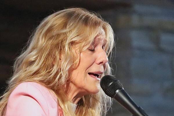MEZINÁRODNÍ HUDEBNÍ FESTIVAL OTEVŘEL KONCERT LENKY FILIPOVÉ | OIK TV 