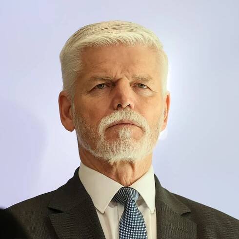 Pavel odsoudil útok na Izrael. Zůstává v kontaktu s partnery pro zklidnění situace