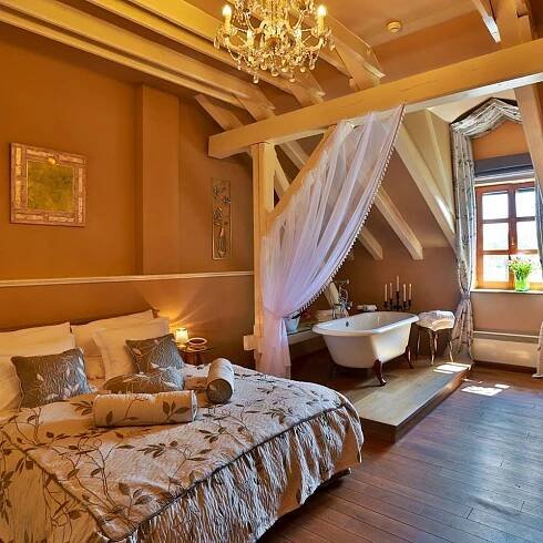 Fotogalerie • Romantický Hotel Mlýn Karlštejn (Ubytování - hotel) • Mapy.com