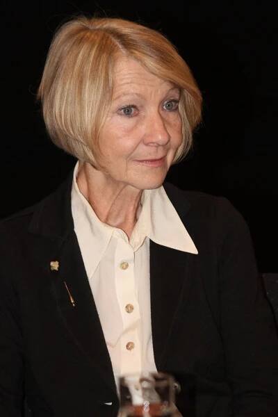 Daniela Kolářová, herečka (70) – manželka.