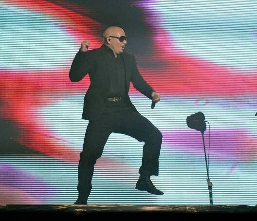 Rapper Pitbull roztancoval Prahu, uvedl ho Cristovao
