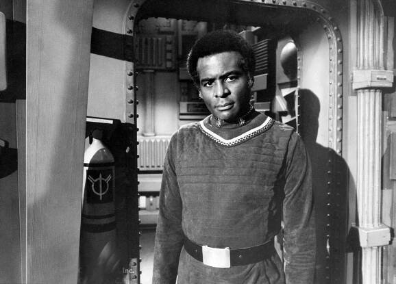 Terry Carter dead: 'Battlestar Galactica' actor was 95 - Los Angeles Times