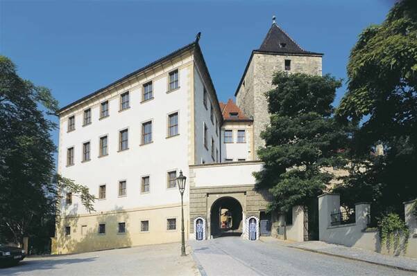 LOBKOWICZKÝ PALÁC - Živéfirmy.cz