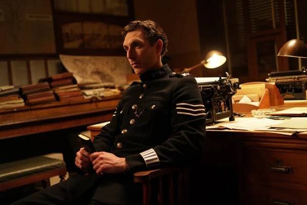 EMBARGOED 22.10.24 08:01, Blake Harrison, Bookish