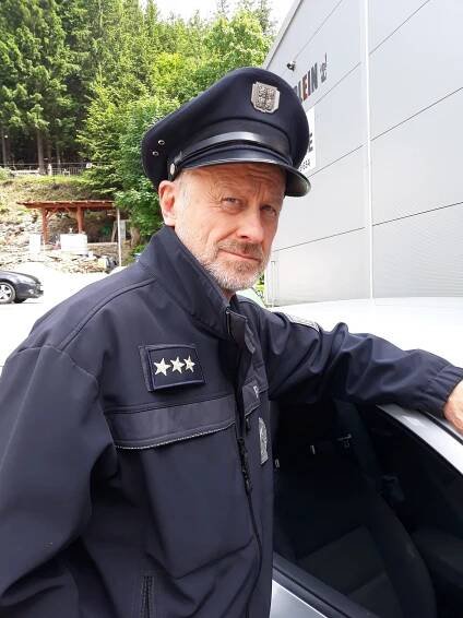 Charismatický strážce zákona z populární Policie Modrava žije v Polsku. Lidé si myslí, že je Slovák