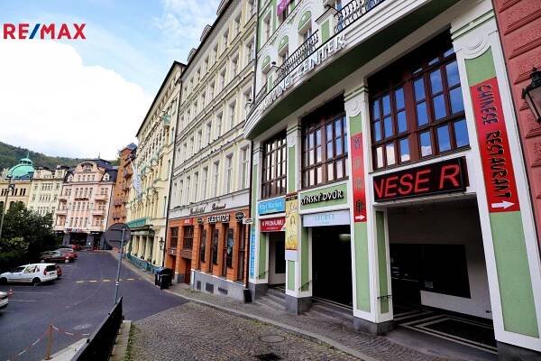 Prodej Komerčního Prostoru 87 M2, V Centru Karlových Varů - Re/Max Glorion
