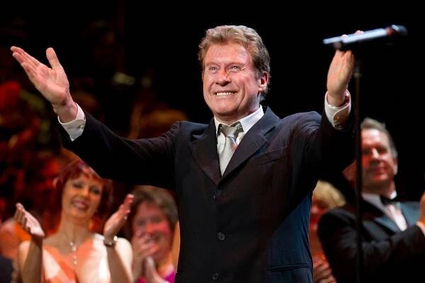 18-captivating-facts-about-michael-crawford