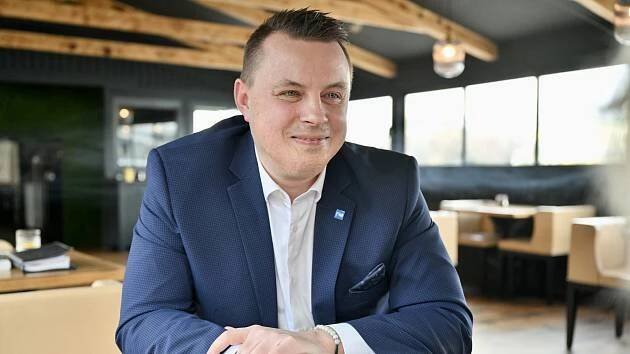 Sto tisíc lidí dostaneme na náměstí jen my, tvrdí Jindřich Rajchl