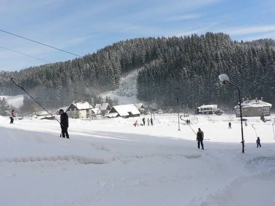 Ski areál Jezerné 
(klikni pro zvětšení)