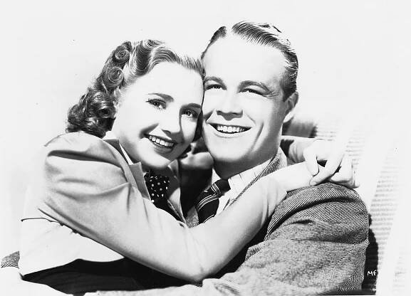 Men Are Such Fools (1938) | Galerie - Z filmu | ČSFD.cz