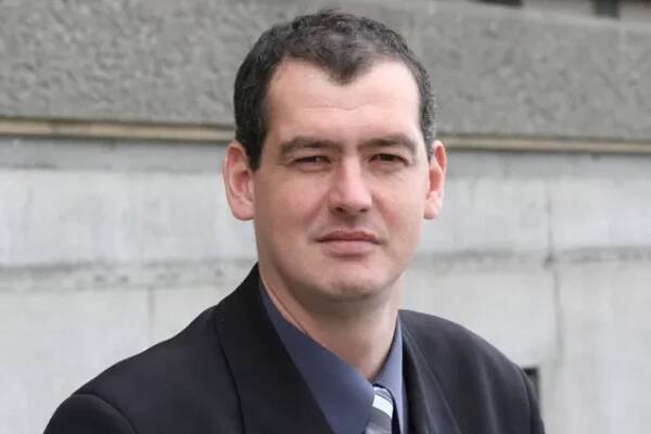 Bělehrad v kosovských plamenech
