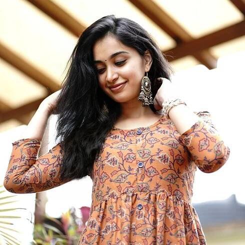 Bhama Arun: Wiki, Age, Biography, Family, Movies, and 30+ Beautiful Photos 18