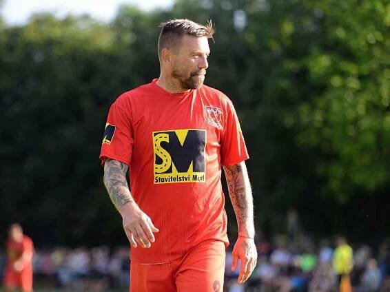 Tomáš Řepka nastoupil k prvnímu soutěžnímu utkání za Červené Janovice ve III. třídě na Kutnohorsku na hřišti Viktorie Sedlec B.