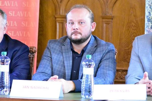 Největší aréna světa v Pardubicích budí emoce. Primátora její kapacita šokovala