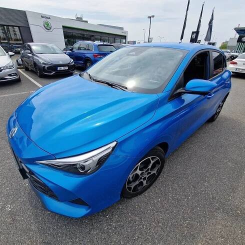 MG3 Hybrid láká výkonem, cenou i výbavou
