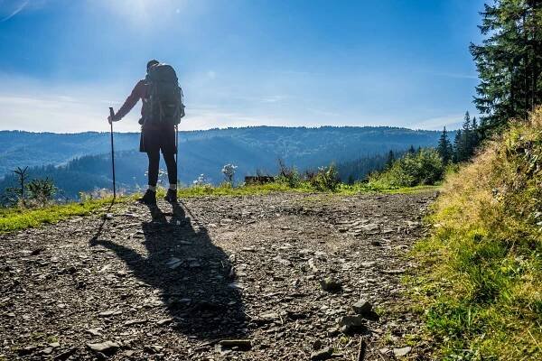 S batůžky na rozhlednu Stratenec | Beskydy | Mikrodobrodružství.cz