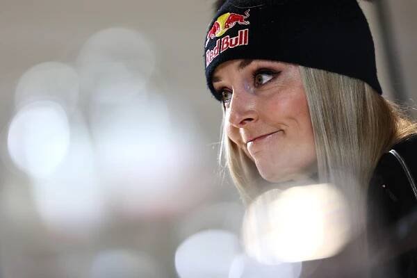 Lindsey Vonn bei einer Pressekonferenz vor den FIS Alpinen Ski-Weltmeisterschaften 2025 in Saalbach Hinterglemm, Österreich.