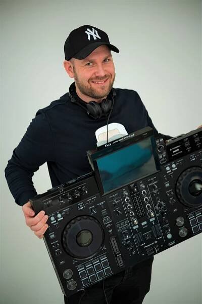 DJ na svatbu a firemní večírek | DJ Luke – Olomoucký a Jihomoravský kraj