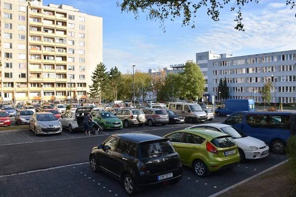 Nové parkoviště v Čechovské ulici - 01
