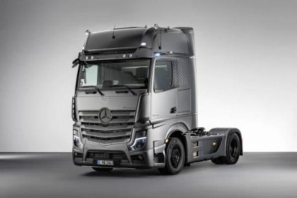 Mercedes-Benz Actros Edition 2: 400kusová limitka jako výkladní skříň firmy - Transport-logistika.cz