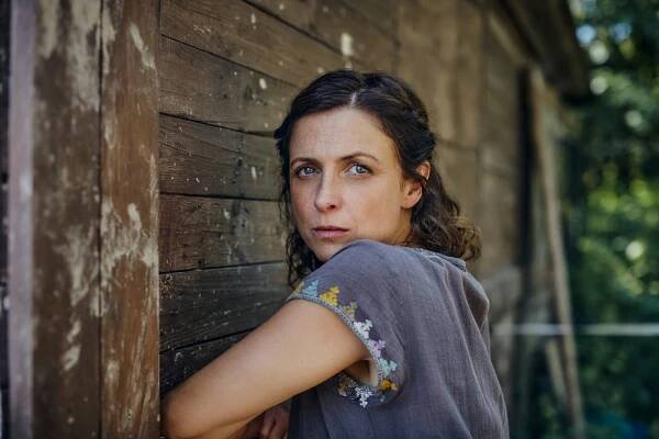 Julia Brendler - Fitz + Skoglund Agents