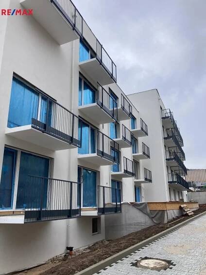 Prodej bytu 1+kk v družstevním vlastnictví 35 m², Jince