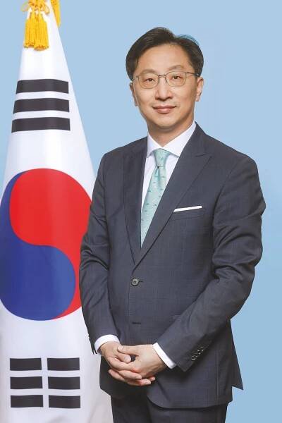 H.E. Tae-jin Kim