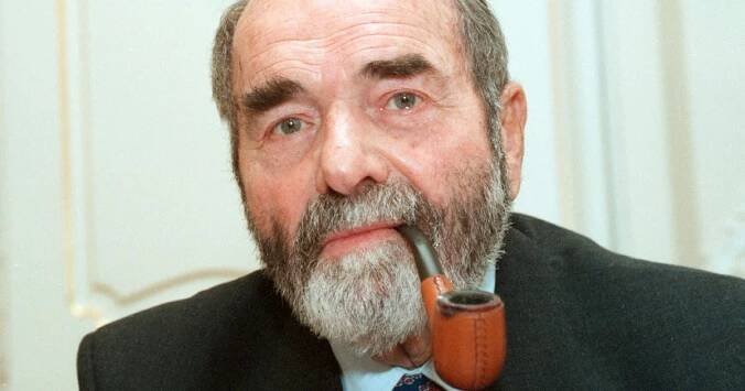 Komunistickou ideologii Tigrid popisuje v trefně nazvané studii Marx na Hradčanech
