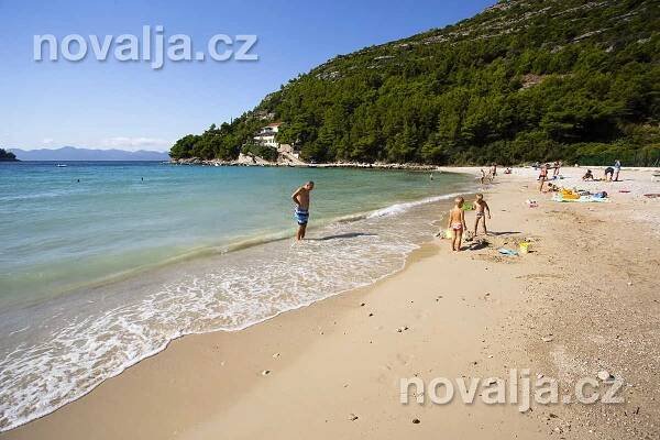 Písečná pláž Prapratno, Pelješac, Chorvatsko I NOVALJA