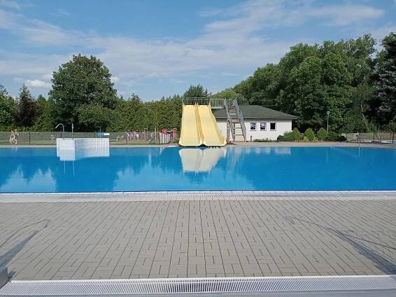 Fotografie - Městské koupaliště Nový Bydžov - 16.06.2023