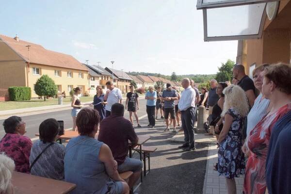 Slavnostní otevření cesty ve Lhotě - Oficiální stránky obce Pačlavice