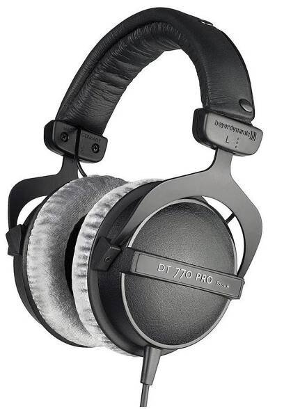 Beyerdynamic – DT 770 Pro 80 ohm headphones