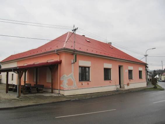 Soubor:Svésedlice, bývalá škola.jpg – Wikipedie