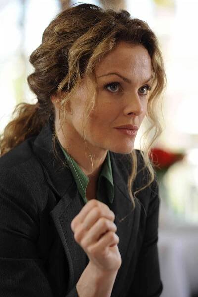 Nevyřešená minulost - Z filmu - Dina Meyer