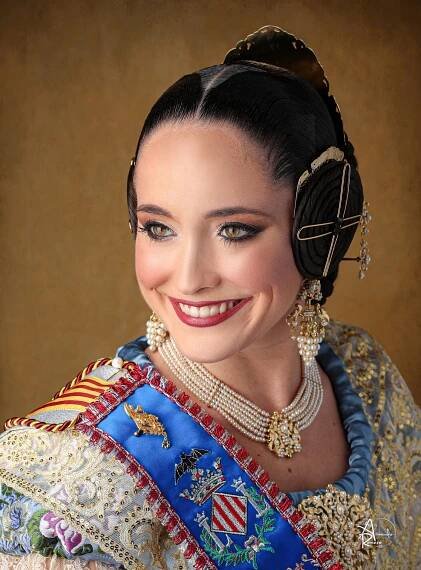 Falleras Mayores de Valencia y Cortes de Honor – Junta Central Fallera