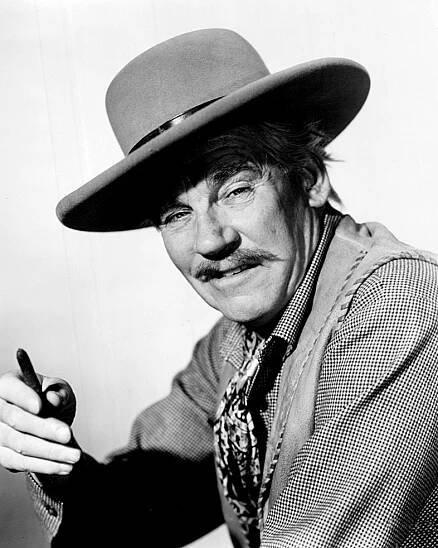 Walter Huston - Wikipedia
