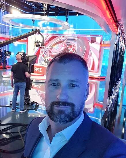 Petra práce ve studiu ho baví. 